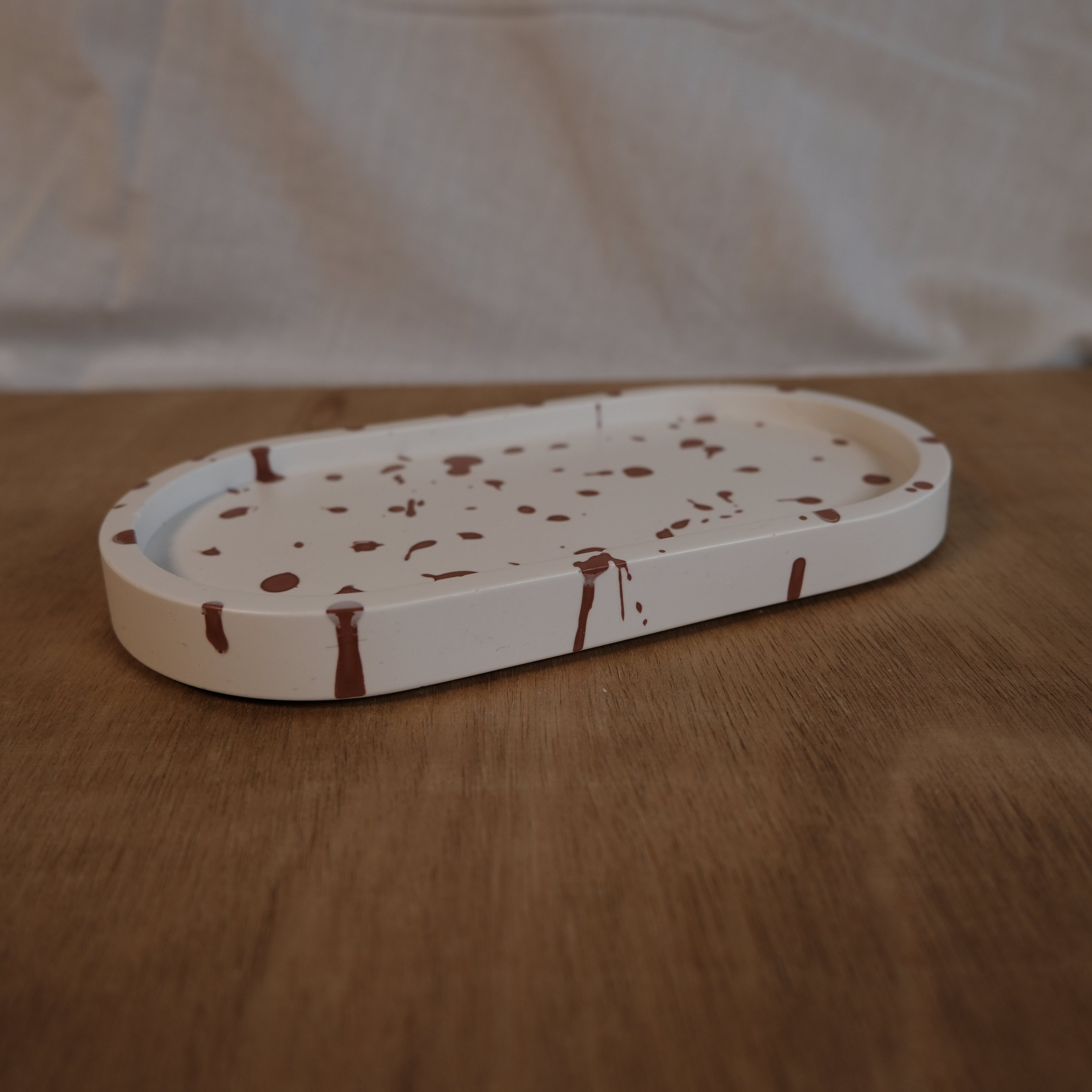 Oval tray