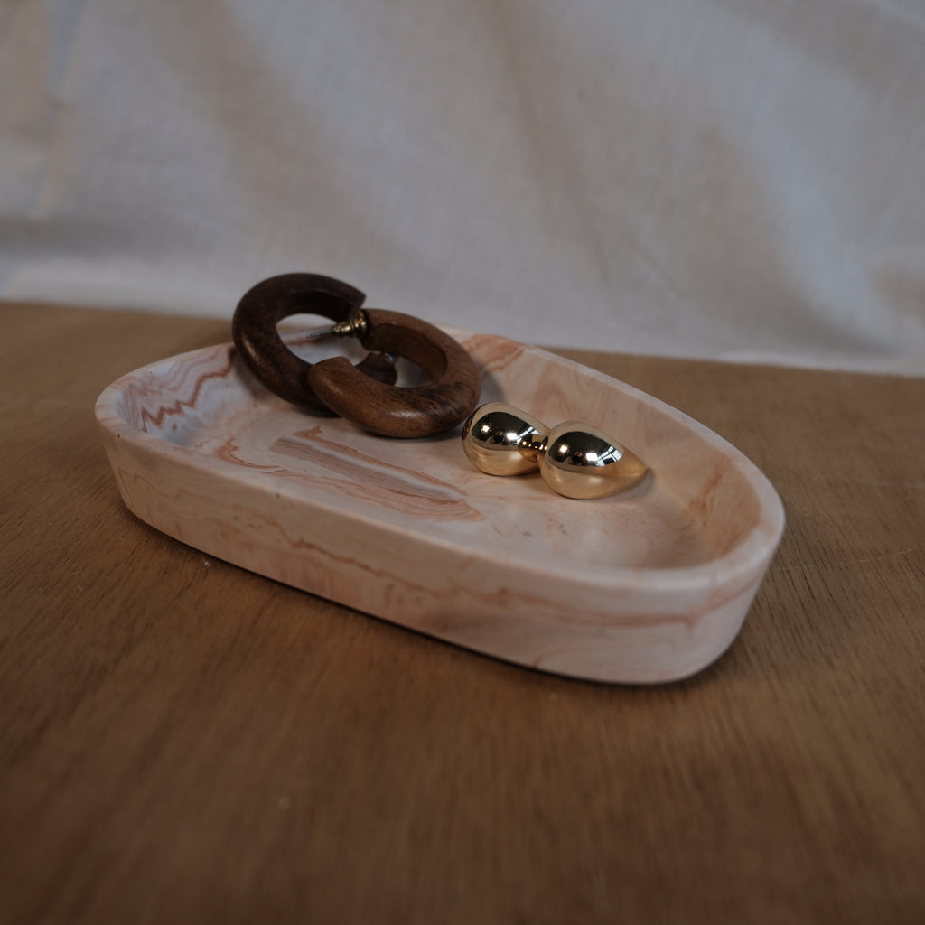 Pebble tray