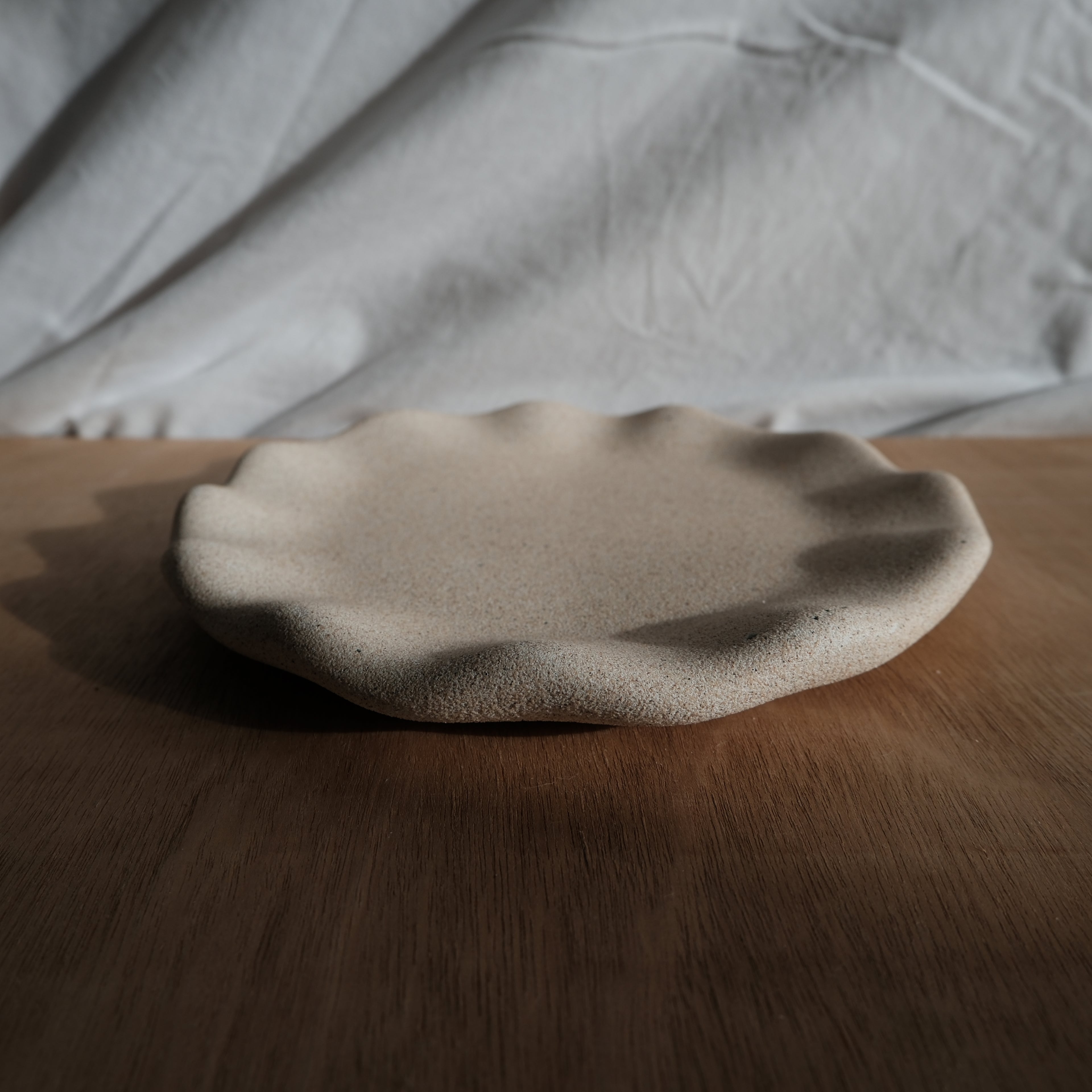 Wavy tray
